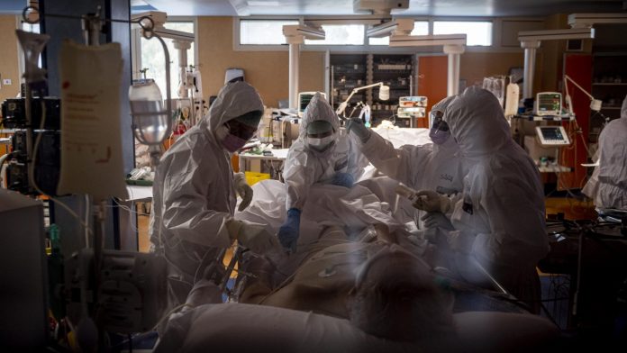 Pakistan: 50 doctors resign due to lack of PPE kits amid coronavirus pandemic