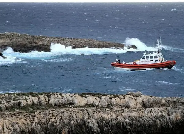 Chinese sand dredger capsizes in Taiwan Strait.