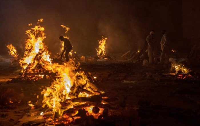 New Delhi extends lockdown as India Covid cases hit new record