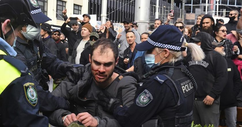Thousands protest lockdown in Sydney, several arrested