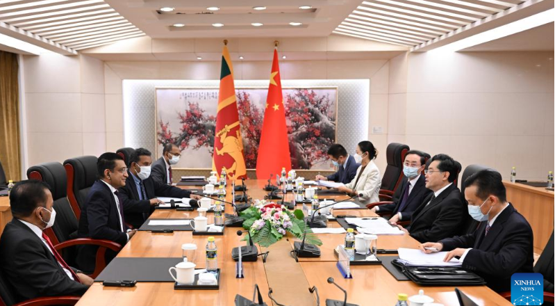 Chinese foreign minister meets counterpart from Sri Lanka
