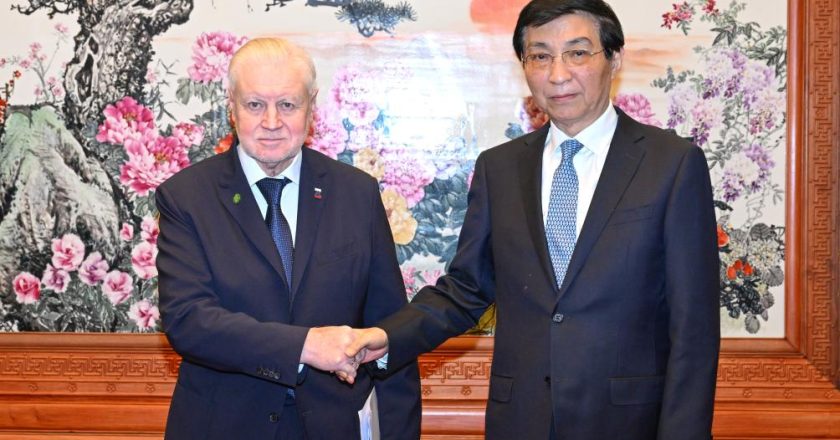 China’s top political advisor meets delegation of A Just Russia party